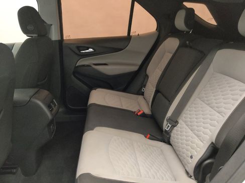 Used 2020 Chevrolet Equinox LS FWD image 18