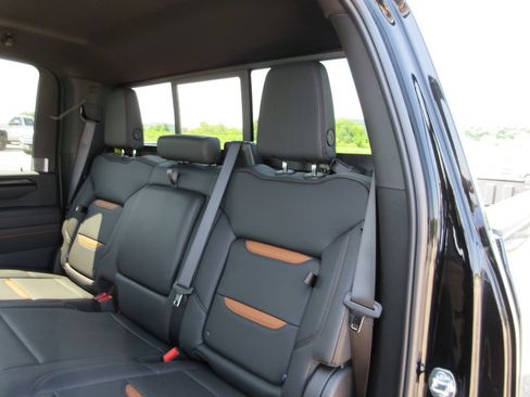 New 2026 GMC Sierra 2500 AT4 w/ AT4 Premium Plus Package AWD/4WD image 12