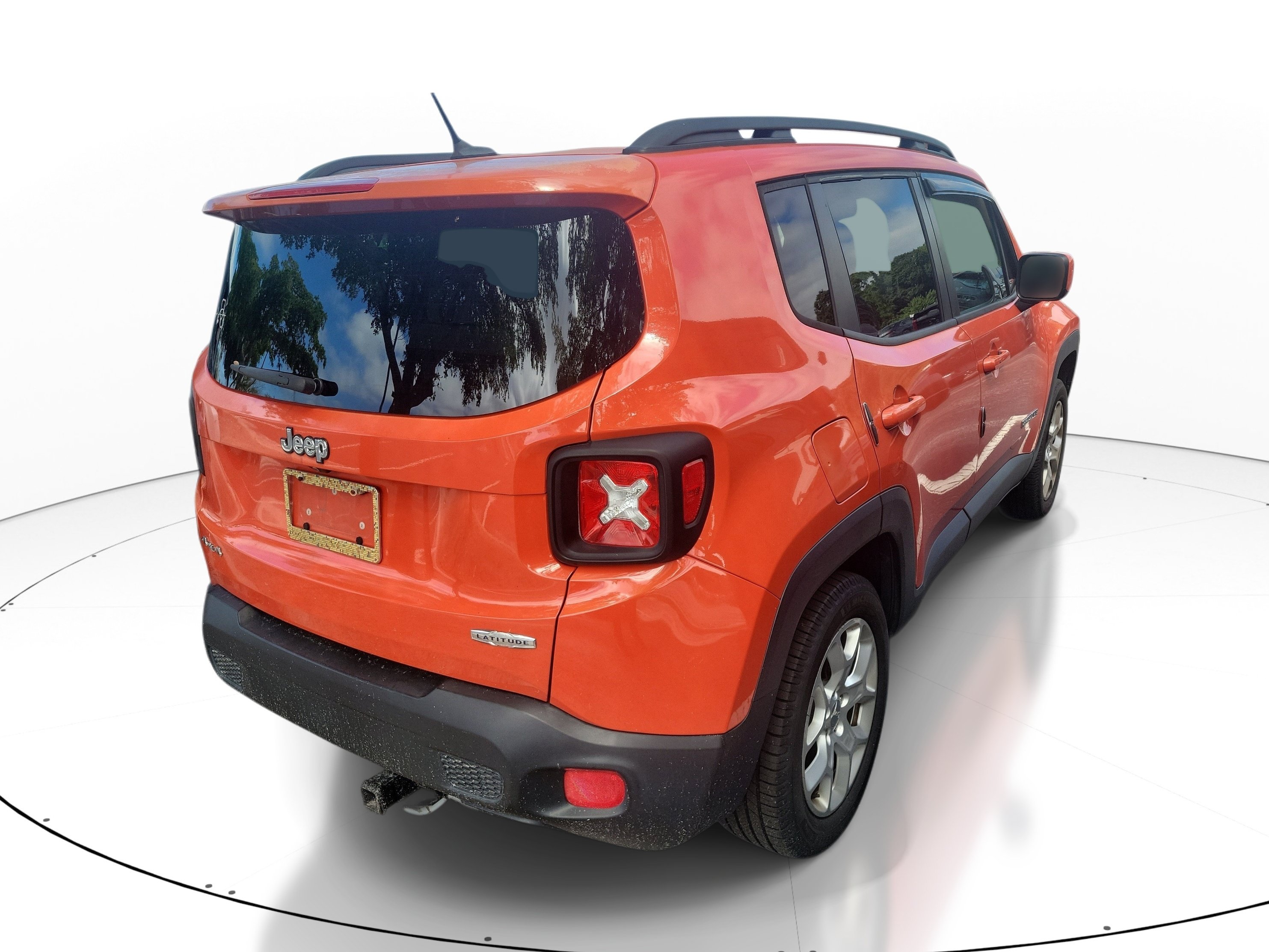Used 2016 Jeep Renegade Latitude w/ Cold Weather Group AWD/4WD image 8