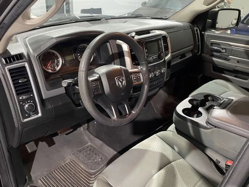 Used 2020 RAM 1500 Classic SLT image 11