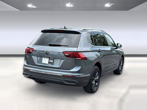 Used 2022 Volkswagen Tiguan SE FWD image 9