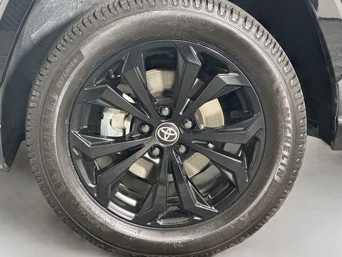 Used 2023 Toyota RAV4 XSE AWD/4WD image 11