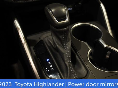 Certified 2023 Toyota Highlander XLE image 22