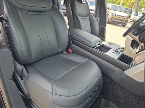 Certified 2024 Land Rover Range Rover SV AWD/4WD image 10