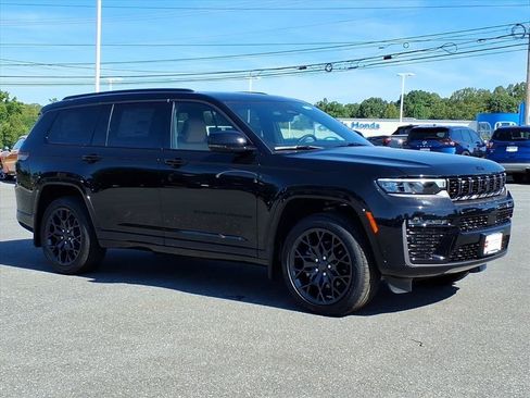 New 2026 Jeep Grand Cherokee L Summit AWD/4WD image 2