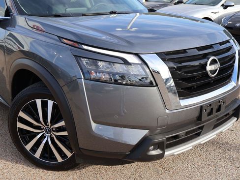 Used 2025 Nissan Pathfinder Platinum w/ Cargo Package FWD image 8