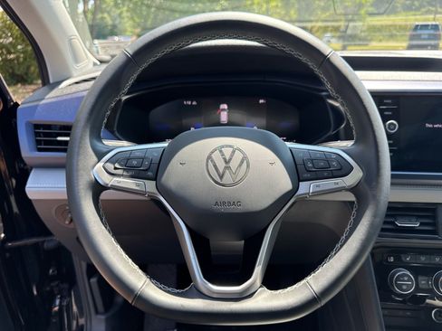 Used 2024 Volkswagen Taos SE AWD/4WD image 24