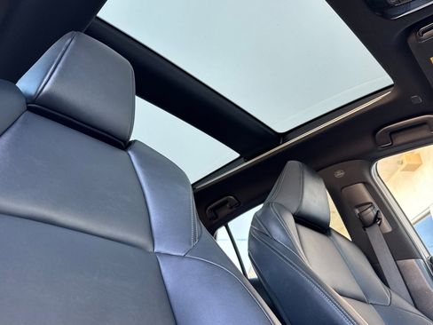 Used 2024 Toyota Venza Nightshade image 17