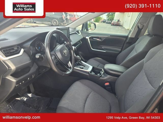 Used 2020 Toyota RAV4 XLE w/ XLE Grade Weather Package AWD/4WD image 11