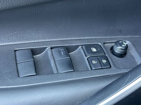 Certified 2024 Toyota Corolla SE image 15