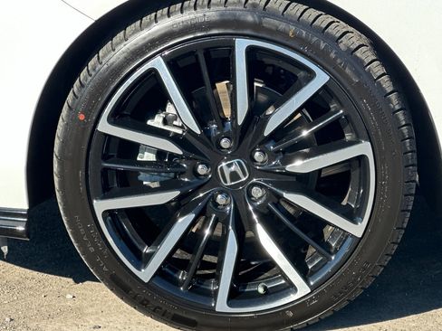 Used 2023 Honda Accord Touring image 28