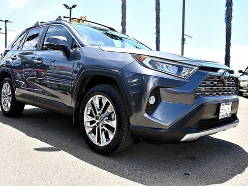 Used 2019 Toyota RAV4 Limited w/ Advanced Technology Package FWD image 3