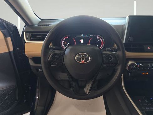 Used 2025 Toyota RAV4 XLE AWD/4WD image 14
