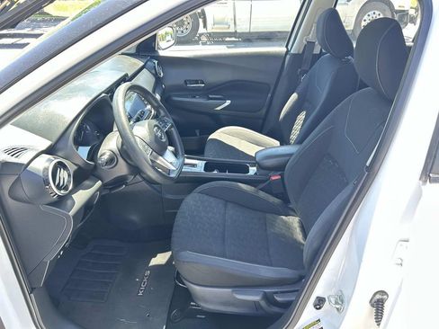 Used 2021 Nissan Kicks SV FWD image 20