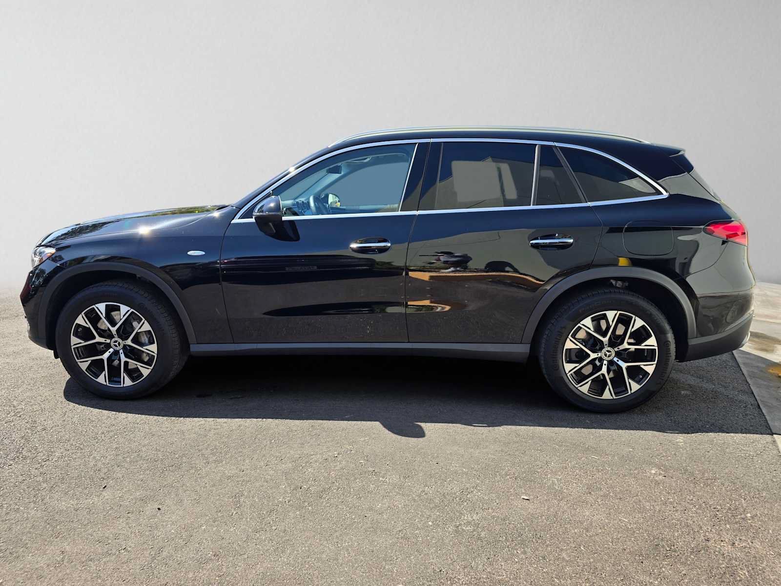 Certified 2025 Mercedes-Benz GLC 350e 4MATIC image 4