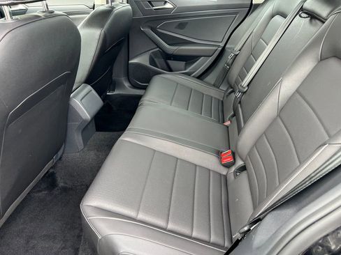 Used 2024 Volkswagen Jetta SE FWD image 12