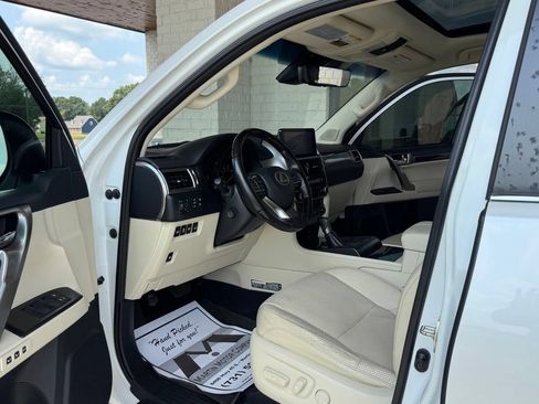 Used 2022 Lexus GX 460 Luxury w/ Accessory Package AWD/4WD image 2