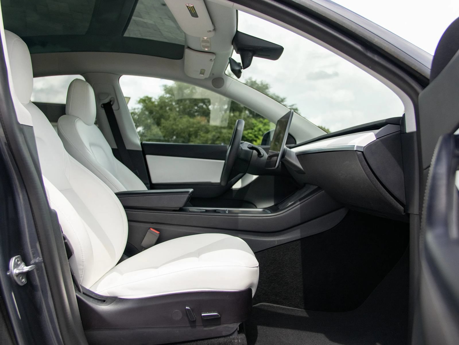 Used 2022 Tesla Model Y Performance AWD/4WD image 20