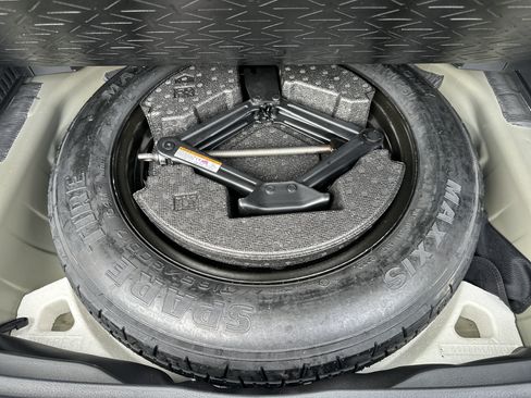Used 2023 Toyota RAV4 XLE AWD/4WD image 32