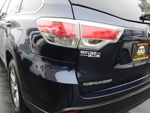 Used 2015 Toyota Highlander XLE image 16