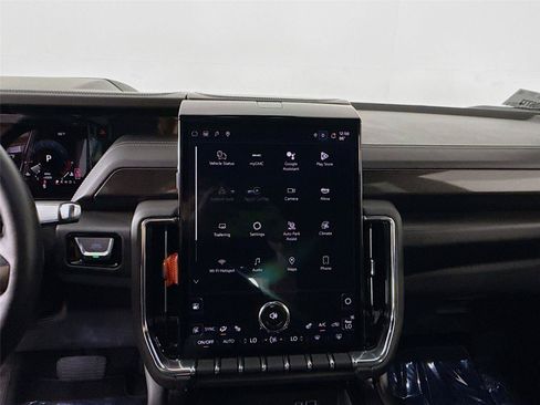 Used 2025 GMC Yukon Elevation AWD/4WD image 8