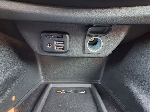 Used 2023 Chevrolet Traverse Premier image 8