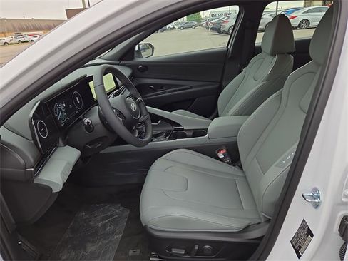 New 2025 Hyundai Elantra Limited image 25