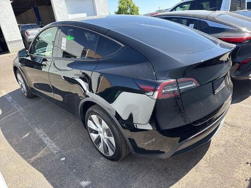 Used 2021 Tesla Model Y Long Range AWD/4WD image 4