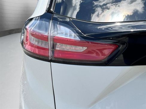 Used 2024 Ford Edge SEL w/ Convenience Package AWD/4WD image 9
