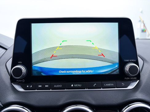 Used 2025 Nissan Sentra SV image 6