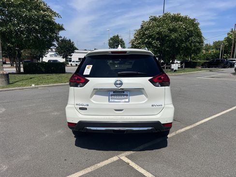 Used 2019 Nissan Rogue SV w/ Premium Package AWD/4WD image 6
