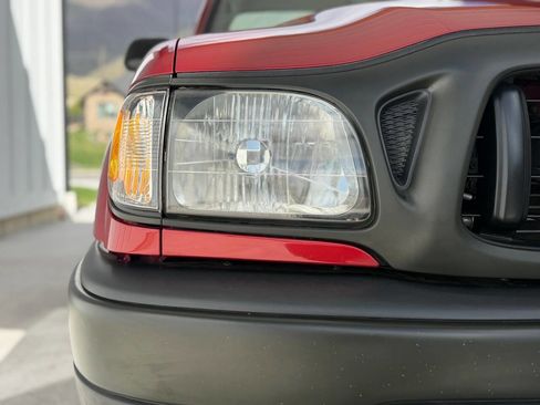 Used 2002 Toyota Tacoma 2WD Regular Cab image 18