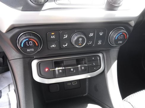 Used 2022 GMC Acadia SLE FWD image 15