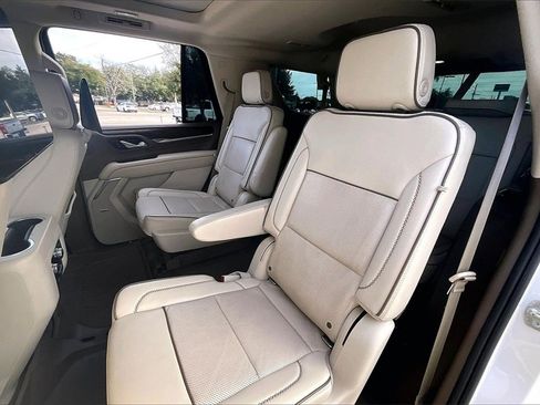 Used 2021 GMC Yukon Denali w/ Denali Premium Package image 19