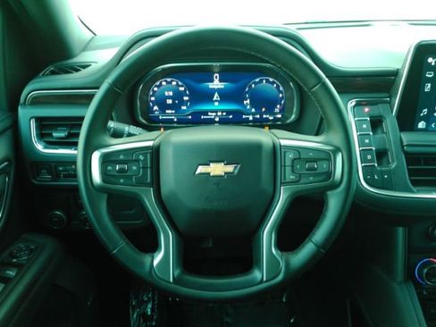 Used 2023 Chevrolet Suburban LT image 33