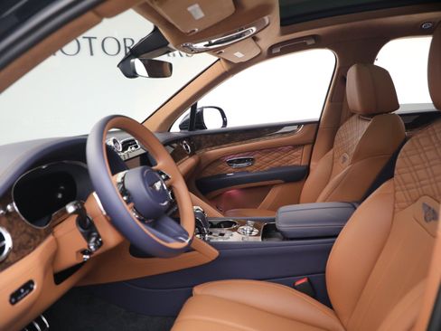 New 2026 Bentley Bentayga AWD/4WD image 16