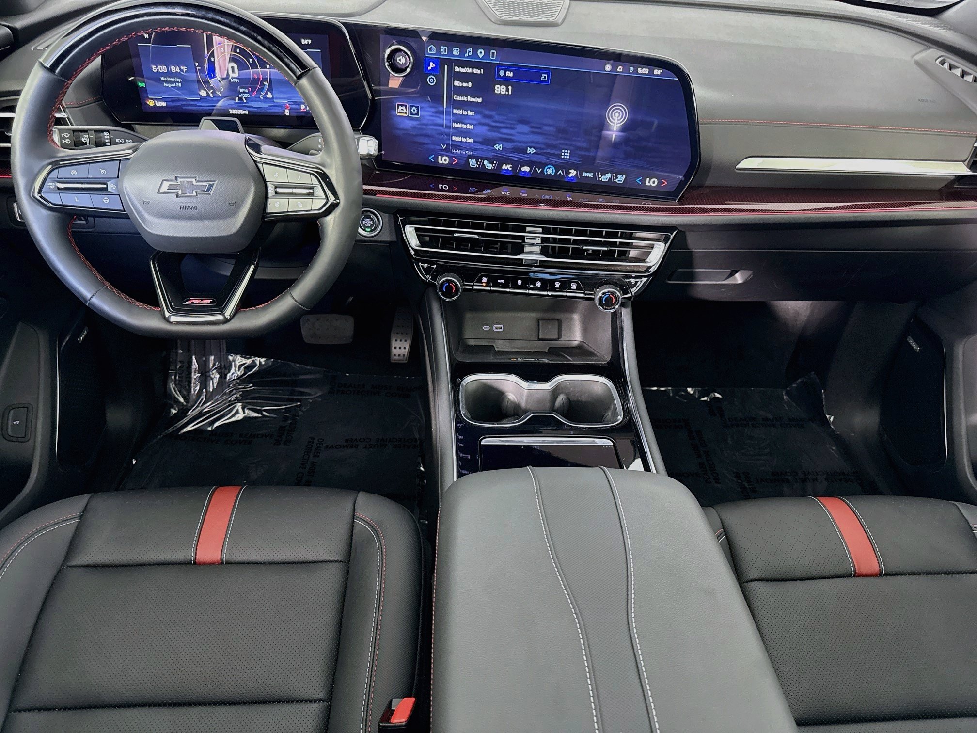 Used 2024 Chevrolet Traverse RS FWD image 25
