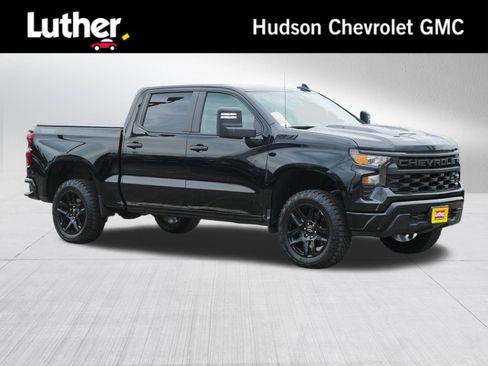 Used 2024 Chevrolet Silverado 1500 Custom Trail Boss w/ Midnight Edition AWD/4WD image 1