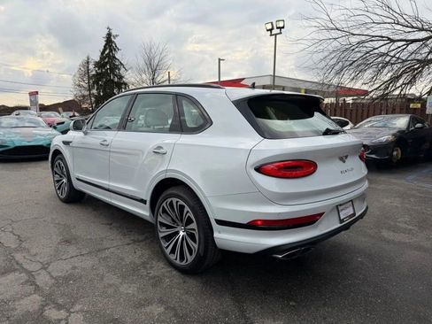 Used 2021 Bentley Bentayga w/ First Edition Specification image 4