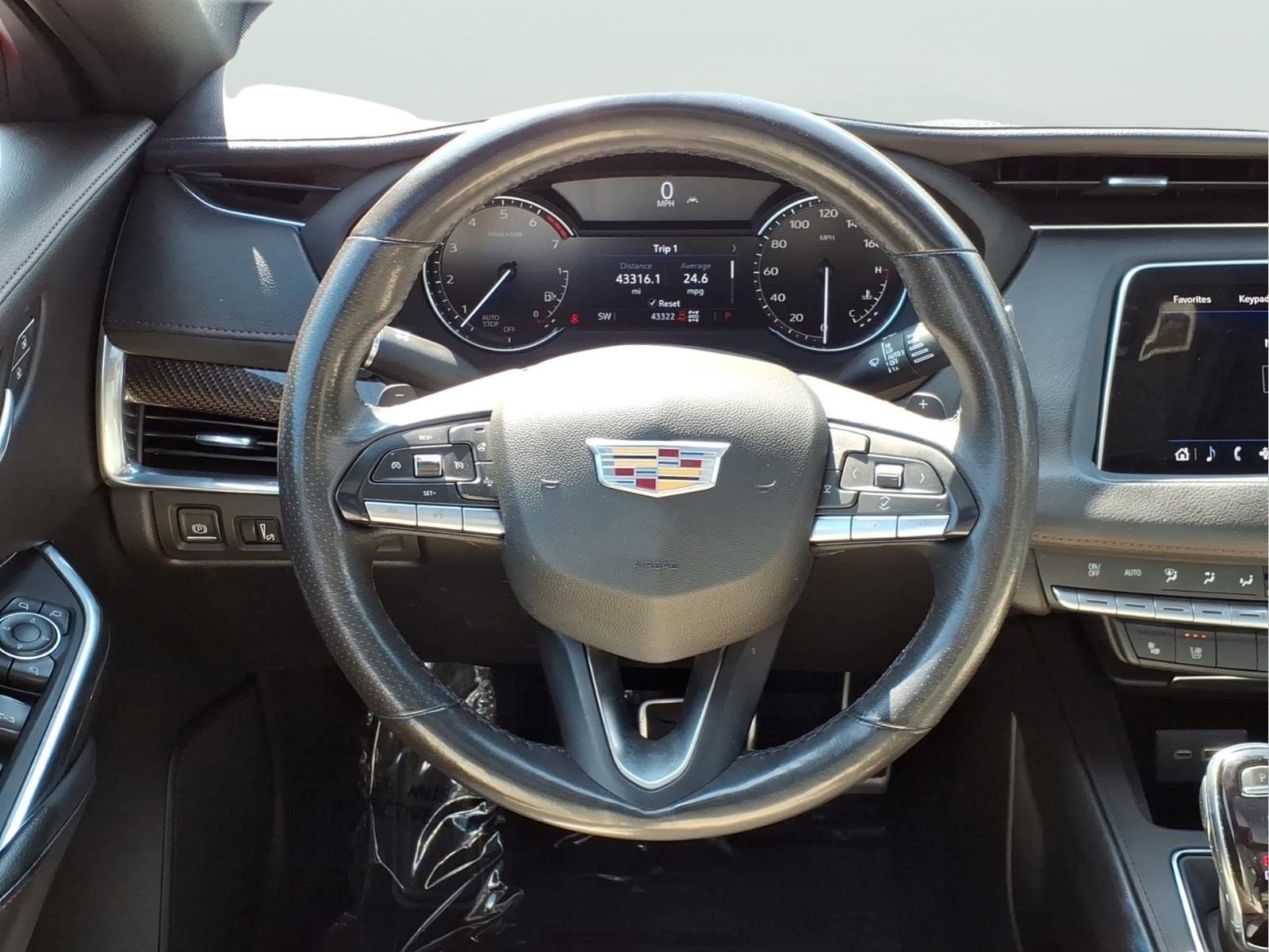 Used 2023 Cadillac XT4 Sport AWD/4WD image 12
