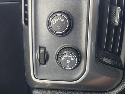 Used 2018 Chevrolet Silverado 1500 LT w/ All Star Edition AWD/4WD image 19