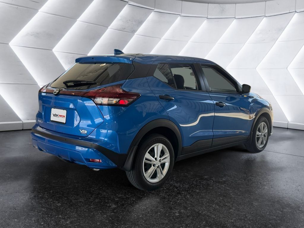 Used 2025 Nissan Kicks Play S FWD image 4