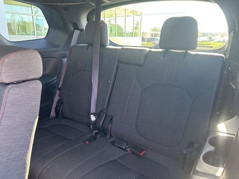 Used 2023 Honda Pilot Sport image 10