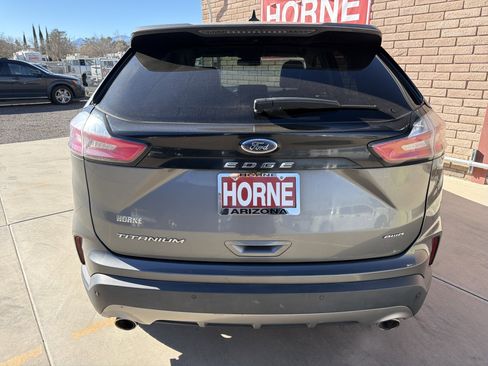 Used 2022 Ford Edge Titanium image 4