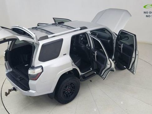 Used 2022 Toyota 4Runner SR5 AWD/4WD image 82