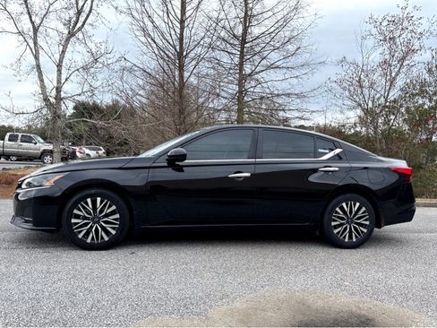 Certified 2025 Nissan Altima 2.5 SV image 22