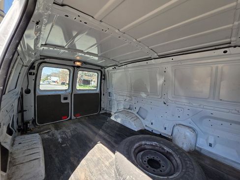 Used 2013 Ford E-250 and Econoline 250 w/ PWR Group image 12