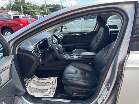 Used 2020 Ford Fusion Titanium image 15