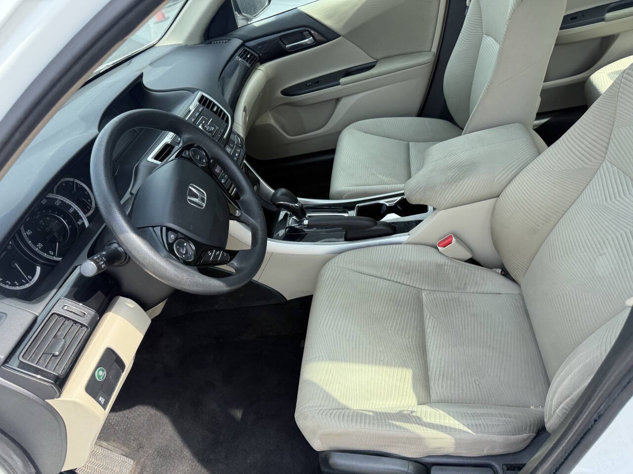 Used 2016 Honda Accord LX image 18