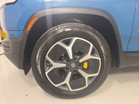 Used 2023 Rivian R1T Adventure AWD/4WD image 9